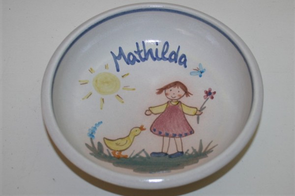 Kinderschale Mädchen mit Gänschen, mit Namen