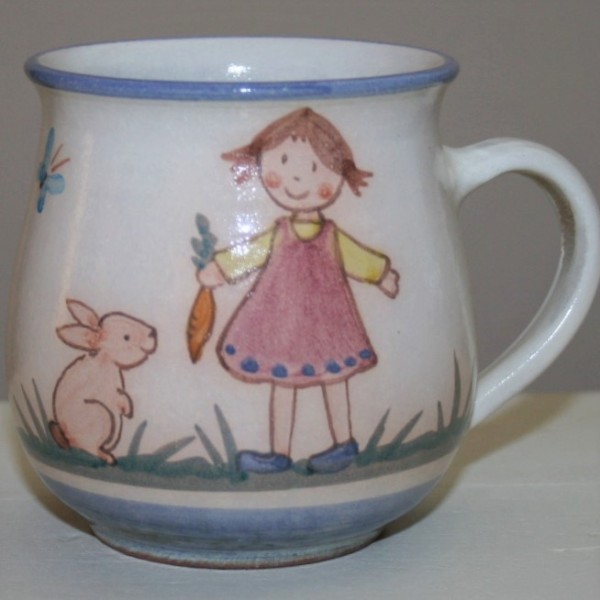 Kindertasse, Mädchen mit Hase