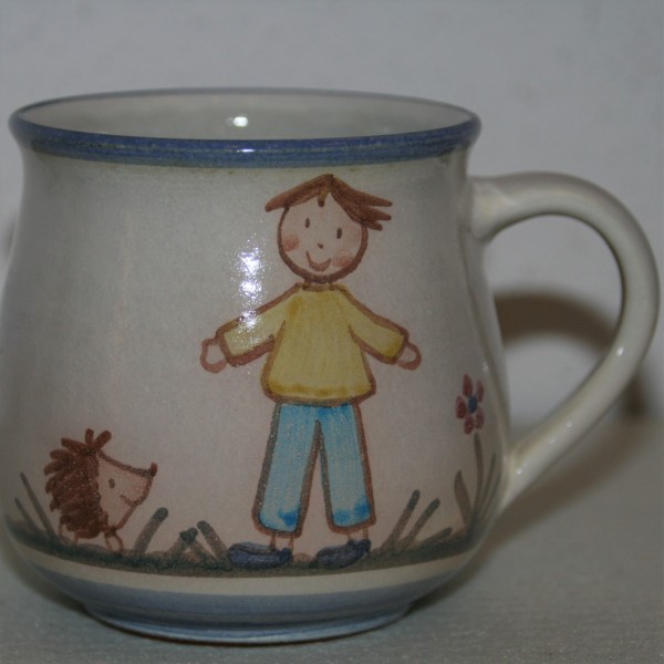 Kindertasse, Junge mit Igel